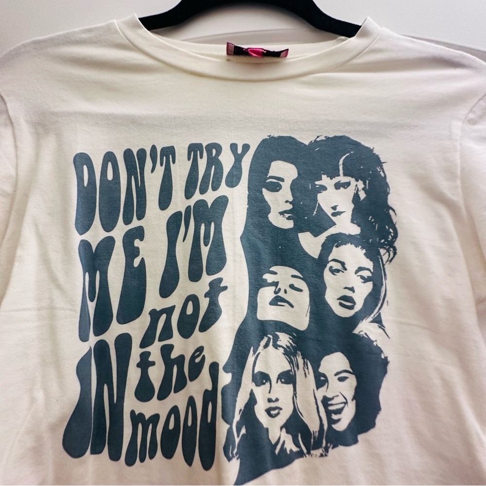 Edikted Graphic Tee - Picture 2 of 3